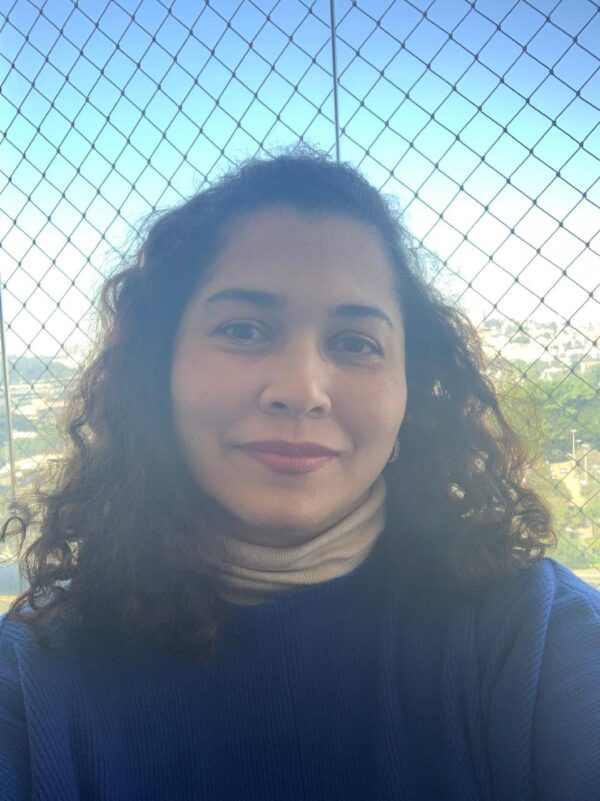 Aula Particular Teacher Larissa